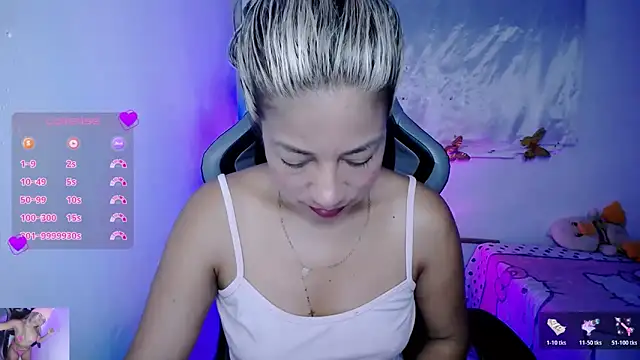 ninatiny online show from November 23, 10:26 am