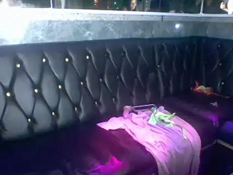 casaldeliciabrazil online show from February 14, 8:21 am