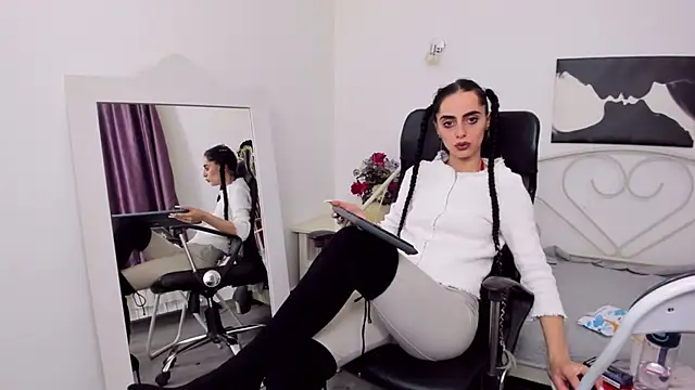 jessystarr online show from February 26, 4:14 pm