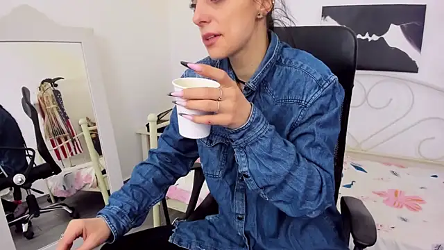 jessystarr online show from March 22, 8:40 am