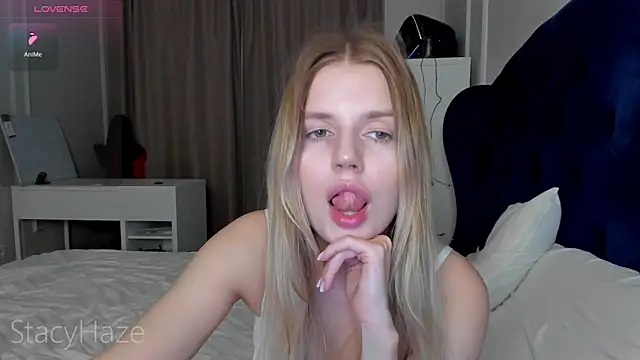 stussy3325 online show from February 24, 5:09 pm