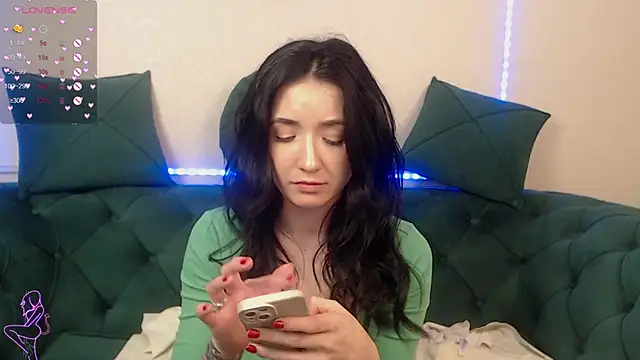 Snapshot of GlamKate chatting on March 5, 4:46 pm GlamKate online show from March 5, 4:46 pm