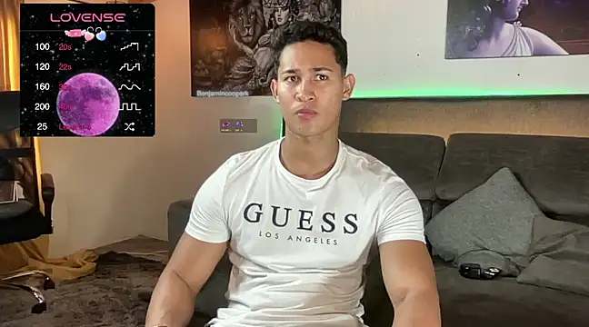 Snapshot of BenjaminCooperk chatting on March 12, 9:03 pm BenjaminCooperk online show from March 12, 9:03 pm