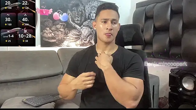 Snapshot of BenjaminCooperk chatting on November 22, 8:13 am BenjaminCooperk online show from November 22, 8:13 am