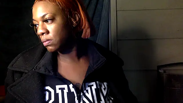 Snapshot of AlexaTheSlut chatting on November 5, 4:56 am AlexaTheSlut online show from November 5, 4:56 am