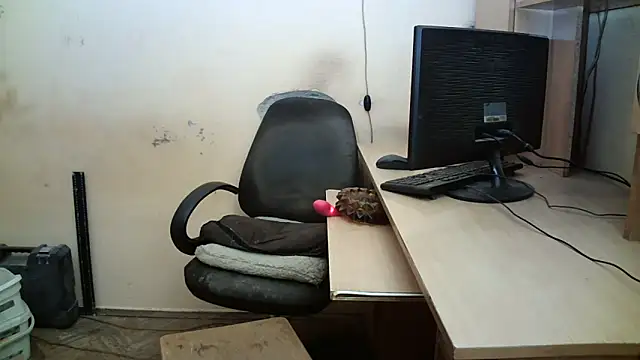 Snapshot of dundyFocus chatting on March 20, 4:31 pm dundyFocus online show from March 20, 4:31 pm