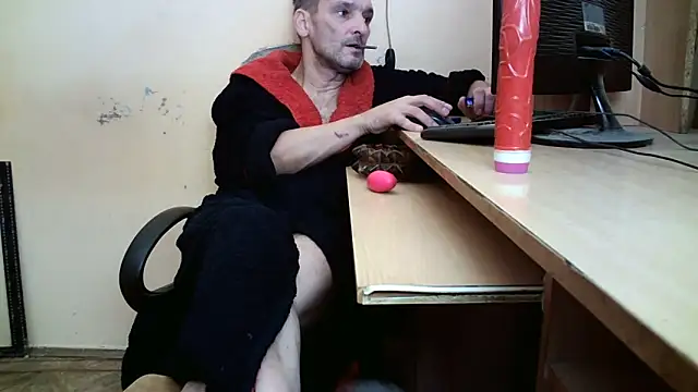 Snapshot of dundyFocus chatting on September 28, 11:15 am dundyFocus online show from September 28, 11:15 am