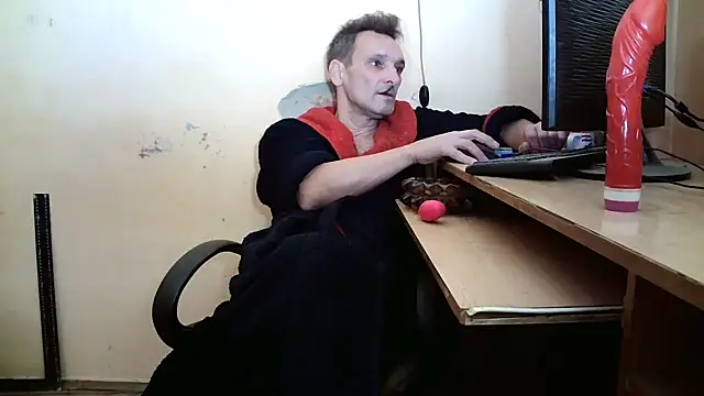 Snapshot of dundyFocus chatting on October 9, 12:36 pm dundyFocus online show from October 9, 12:36 pm