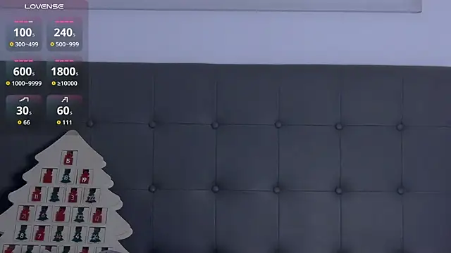 Clara-xoxo online show from December 15, 1:48 pm