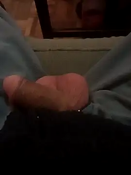 Snapshot of Bigdick666cm chatting on October 6, 1:36 am Bigdick666cm online show from October 6, 1:36 am