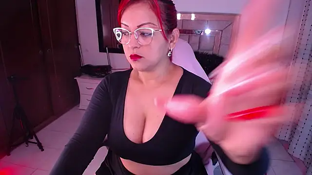 Snapshot of salomecastro_ chatting on February 7, 2:08 am salomecastro online show from February 7, 2:08 am