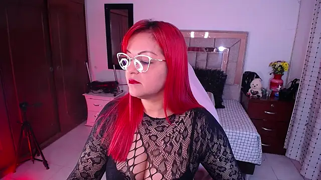 Snapshot of salomecastro_ chatting on February 11, 3:18 am salomecastro online show from February 11, 3:18 am