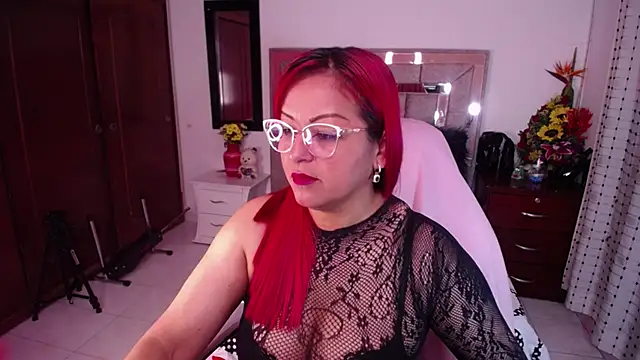 Snapshot of salomecastro_ chatting on February 18, 3:10 am salomecastro online show from February 18, 3:10 am