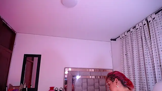 Snapshot of salomecastro_ chatting on March 11, 10:18 am salomecastro online show from March 11, 10:18 am