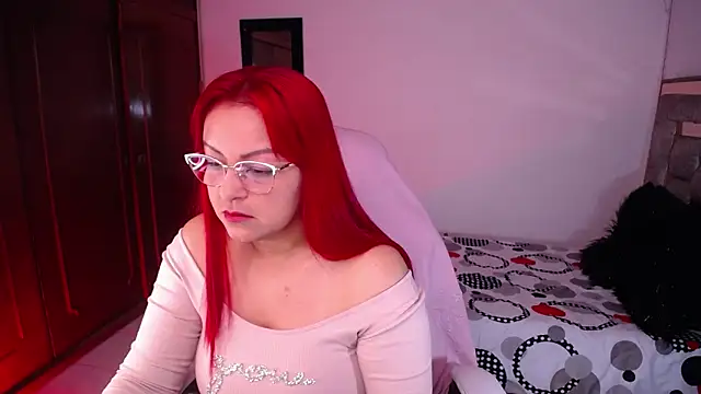 Snapshot of salomecastro_ chatting on September 9, 4:01 am salomecastro online show from September 9, 4:01 am