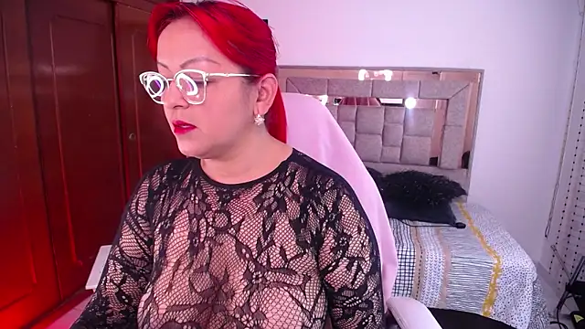 Snapshot of salomecastro_ chatting on October 19, 3:34 pm salomecastro online show from October 19, 3:34 pm