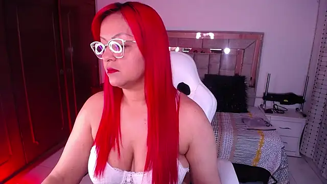 Snapshot of salomecastro_ chatting on October 28, 3:32 am salomecastro online show from October 28, 3:32 am