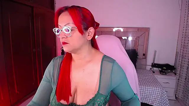 Snapshot of salomecastro_ chatting on October 30, 1:18 am salomecastro online show from October 30, 1:18 am