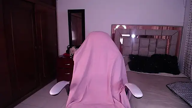 Snapshot of salomecastro_ chatting on November 14, 1:15 am salomecastro online show from November 14, 1:15 am