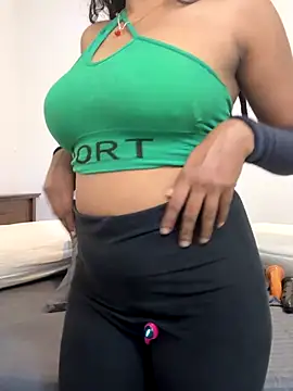 Snapshot of angelwavy chatting on October 16, 12:33 am angelwavy online show from October 16, 12:33 am