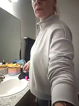 HollyTattoo online show from January 22, 2:24 pm