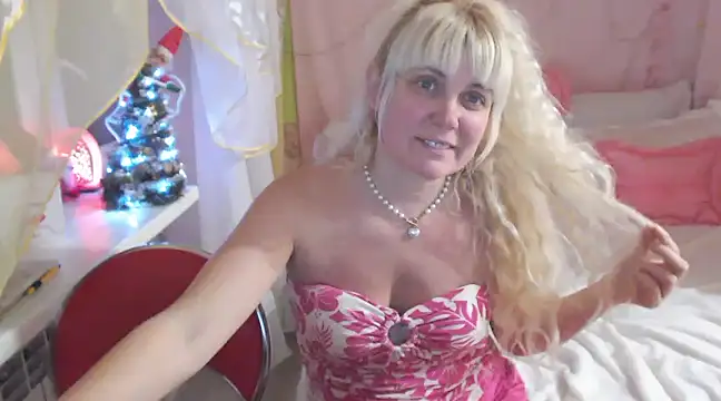 SunnySylvia online show from December 27, 5:37 pm