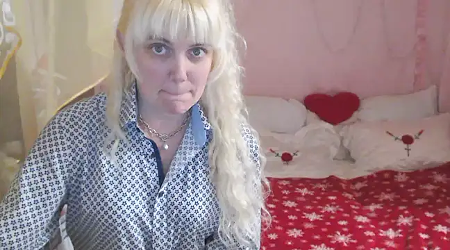 SunnySylvia online show from January 3, 5:10 pm