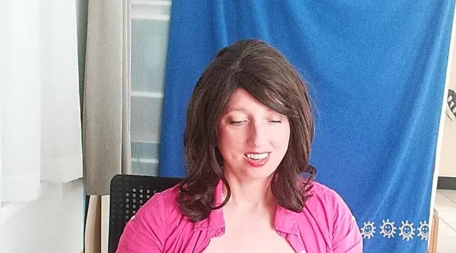 Snapshot of hotdestany chatting on February 28, 1:58 pm hotdestany online show from February 28, 1:58 pm