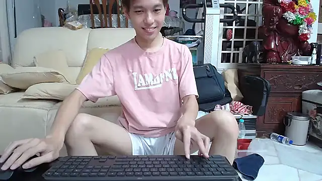 Snapshot of andrewooi chatting on December 28, 4:41 pm andrewooi online show from December 28, 4:41 pm