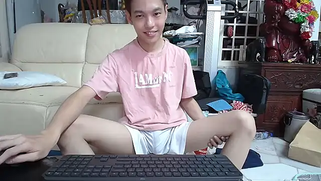 Snapshot of andrewooi chatting on January 5, 12:21 pm andrewooi online show from January 5, 12:21 pm