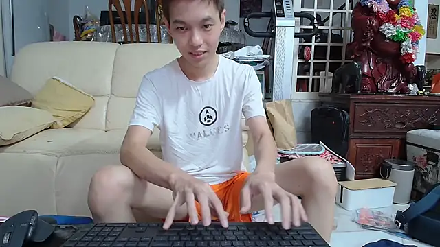 Snapshot of andrewooi chatting on January 14, 4:29 pm andrewooi online show from January 14, 4:29 pm