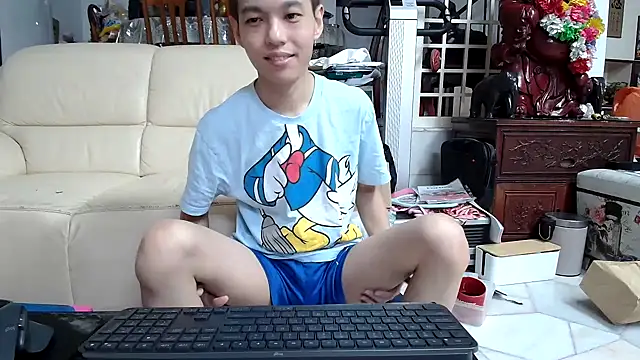 Snapshot of andrewooi chatting on January 16, 8:57 pm andrewooi online show from January 16, 8:57 pm