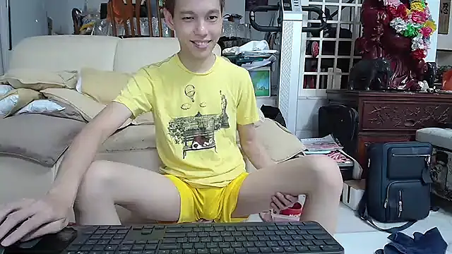 Snapshot of andrewooi chatting on January 18, 7:17 am andrewooi online show from January 18, 7:17 am