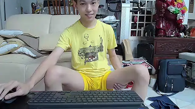 Snapshot of andrewooi chatting on January 18, 11:00 pm andrewooi online show from January 18, 11:00 pm