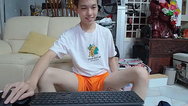 Snapshot of andrewooi chatting on January 20, 2:46 pm andrewooi online show from January 20, 2:46 pm