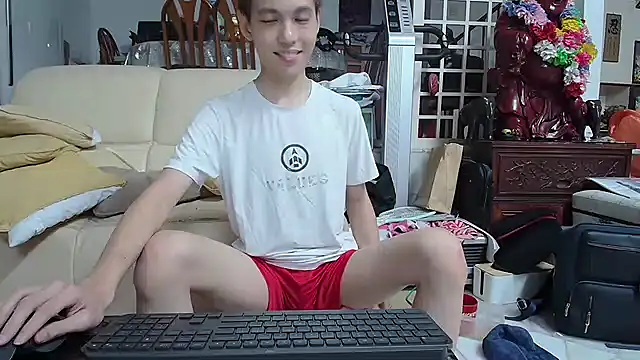 Snapshot of andrewooi chatting on January 25, 7:18 pm andrewooi online show from January 25, 7:18 pm