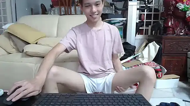 Snapshot of andrewooi chatting on February 15, 3:06 pm andrewooi online show from February 15, 3:06 pm