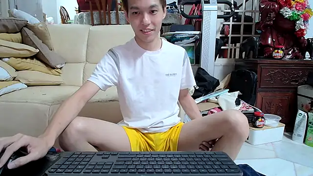 Snapshot of andrewooi chatting on February 19, 7:48 pm andrewooi online show from February 19, 7:48 pm