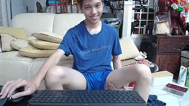 Snapshot of andrewooi chatting on February 25, 7:14 pm andrewooi online show from February 25, 7:14 pm