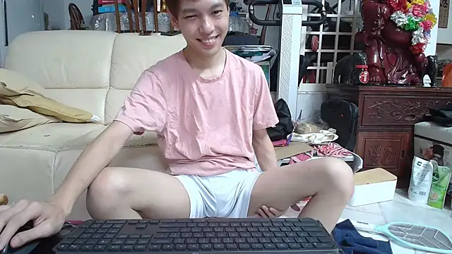 Snapshot of andrewooi chatting on March 3, 6:12 pm andrewooi online show from March 3, 6:12 pm