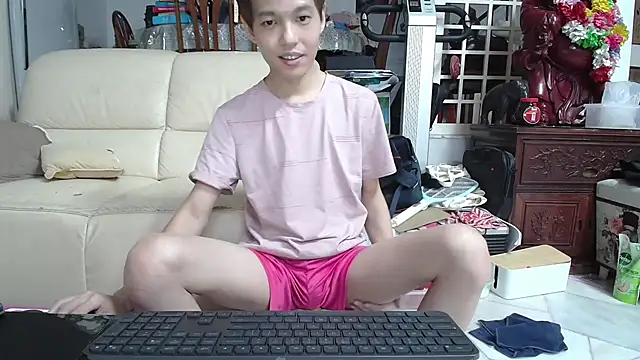 Snapshot of andrewooi chatting on March 8, 2:19 pm andrewooi online show from March 8, 2:19 pm