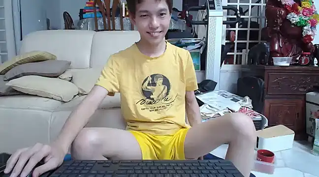 Snapshot of andrewooi chatting on March 22, 4:58 pm andrewooi online show from March 22, 4:58 pm