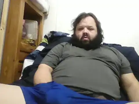 Snapshot of Strongbutgentle36 chatting on December 25, 4:33 am Strongbutgentle36 online show from December 25, 4:33 am