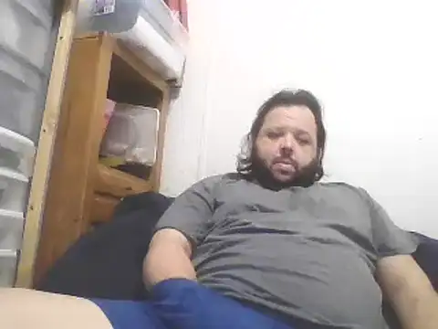 Snapshot of Strongbutgentle36 chatting on January 18, 6:34 am Strongbutgentle36 online show from January 18, 6:34 am