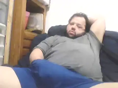 Snapshot of Strongbutgentle36 chatting on January 18, 10:17 pm Strongbutgentle36 online show from January 18, 10:17 pm