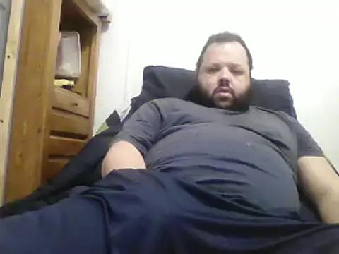 Snapshot of Strongbutgentle36 chatting on February 7, 6:35 am Strongbutgentle36 online show from February 7, 6:35 am