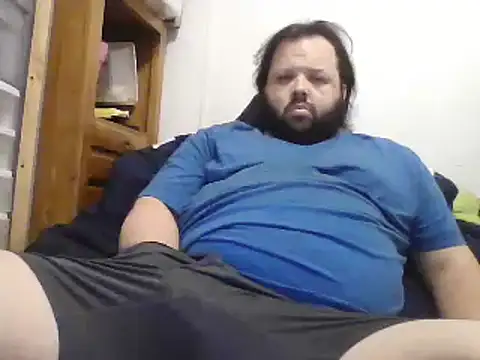 Snapshot of Strongbutgentle36 chatting on February 9, 5:40 am Strongbutgentle36 online show from February 9, 5:40 am