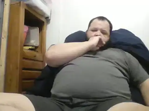 Snapshot of Strongbutgentle36 chatting on March 20, 3:34 am Strongbutgentle36 online show from March 20, 3:34 am