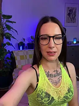 Trixie-Tainted online show from February 24, 9:20 pm