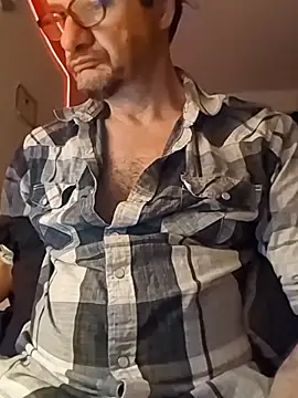 Snapshot of goldeagle1973 chatting on November 15, 3:15 am goldeagle1973 online show from November 15, 3:15 am